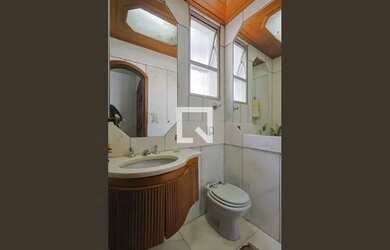 Imagem: O apartamento possui 4 Dormitórios, 2 Banheiros, 2 Vagas na