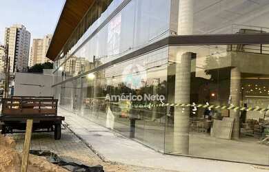 Imagem: O depósito possui 5 Vagas na garagem, 748m² de Área e está