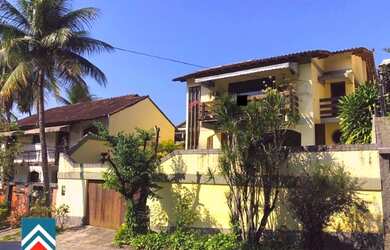 Imagem: A casa em condomínio possui 5 Dormitórios, 5 Banheiros, 4