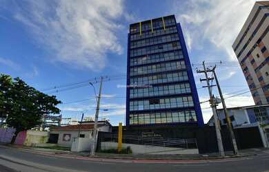 Imagem: O depósito possui 1 Vaga na garagem, 30m² de Área e está