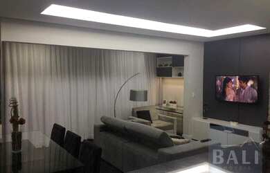 Imagem: O apartamento possui 2 Dormitórios, 2 Banheiros, 2 Vagas na