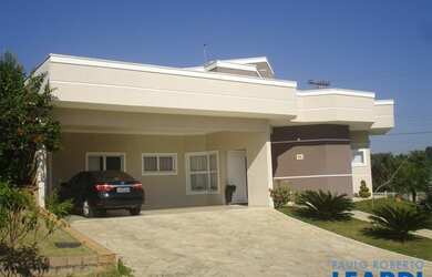 Imagem: A casa em condomínio possui 3 Dormitórios, 5 Banheiros, 3