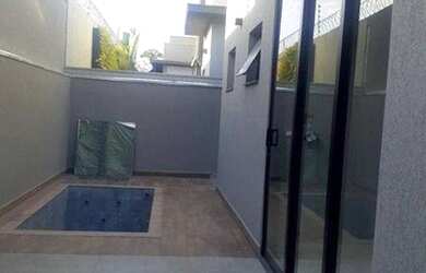 Imagem: A casa em condomínio possui 3 Dormitórios, 4 Banheiros, 4