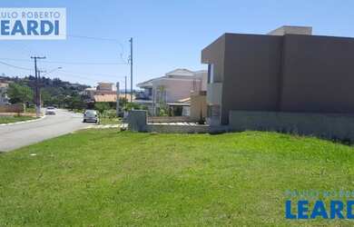 Imagem: O terreno possui 330m² de Área e está localizado em Suru