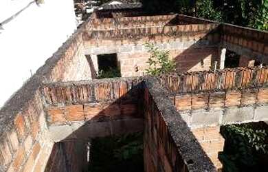 Imagem 6: Terreno - Água Vermelha. 1m² de Área