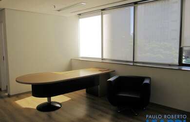 Imagem: O depósito possui 4 Vagas na garagem, 241m² de Área e está