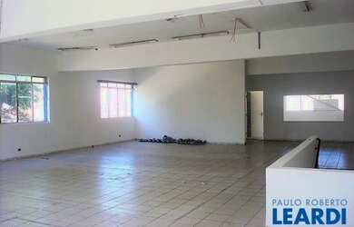 Imagem: O depósito possui 436m² de Área e está localizado em Vila