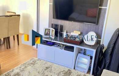 Imagem: O apartamento possui 1 Dormitório, 2 Banheiros, 2 Vagas na