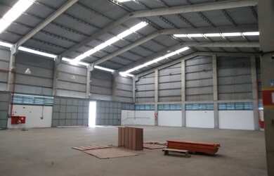 Imagem 1: Galpão 3900 metros galpão mais 600 metros escritório com porta pallets