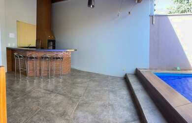 Imagem: A casa possui 3 Dormitórios e está localizado em Jaciara