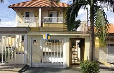 Imagem 1: Lindo Sobrado. Churrasqueira, Ar-condicionado, 220m² de Áreae5 Vagas...