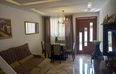 Imagem: A casa em condomínio possui 2 Dormitórios, 1 Banheiro, 80m²