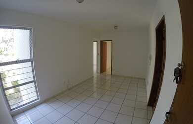 Imagem: O apartamento possui 3 Dormitórios, 1 Banheiro, 1 Vaga na garagem