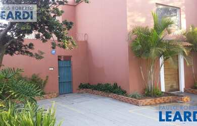 Imagem: A casa possui 5 Dormitórios, 5 Banheiros, 5 Vagas na garagem