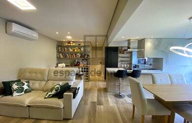 Imagem: O apartamento possui 2 Dormitórios, 2 Banheiros, 2 Vagas na