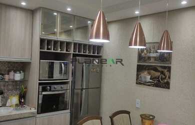 Imagem: A casa possui 3 Dormitórios, 2 Banheiros, 2 Vagas na garagem