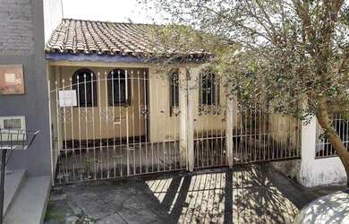 Imagem: A casa possui 3 Dormitórios, 1 Banheiro, 135m² de Área e