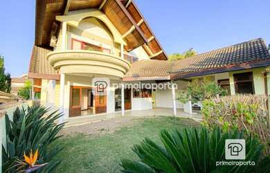 Imagem: A casa em condomínio possui 4 Dormitórios, 5 Banheiros, 4