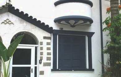 Imagem: A casa possui 4 Dormitórios, 2 Banheiros, 2 Vagas na garagem