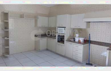 Imagem 4: Venda Casa UMUARAMA. Varanda, 320m² de Área, 4 Vagas na garageme3 Dormitórios