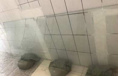 Imagem 2: Porta fixar. 