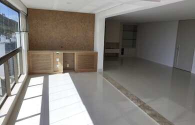 Imagem: O apartamento possui 4 Dormitórios, 5 Banheiros, 4 Vagas na