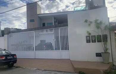 Imagem: A casa para alugar possui 4 Dormitórios e 3 Banheiros e está