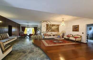 Imagem: A casa possui 3 Dormitórios, 3 Banheiros, 5 Vagas na garagem