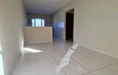 Imagem: A casa possui 2 Dormitórios, 1 Banheiro, 1 Vaga na garagem