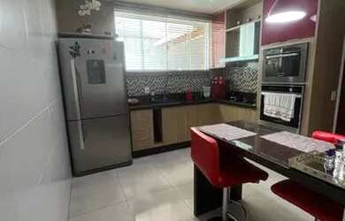 Imagem: A casa possui 3 Dormitórios e está localizado em Jardim Mariléa