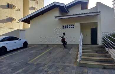 Imagem: O depósito possui 3 Vagas na garagem, 600m² de Área e está