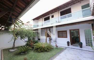 Imagem: A casa possui 5 Dormitórios, 4 Banheiros, 5 Vagas na garagem