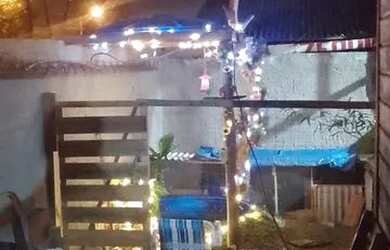 Imagem: A casa possui 3 Dormitórios, 1 Banheiro, 1 Vaga na garagem