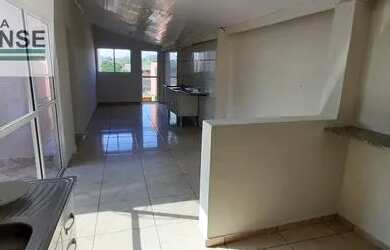 Imagem: A casa possui 3 Dormitórios, 1 Banheiro, 3 Vagas na garagem