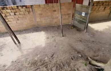 Imagem: A casa possui 3 Dormitórios, 1 Banheiro e está localizado