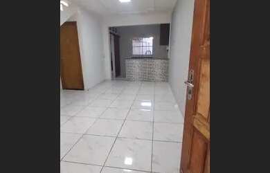 Imagem: A casa em condomínio possui 2 Dormitórios, 2 Banheiros, 1