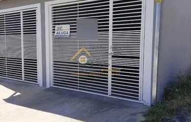 Imagem: A casa possui 2 Dormitórios, 1 Banheiro, 1 Vaga na garagem