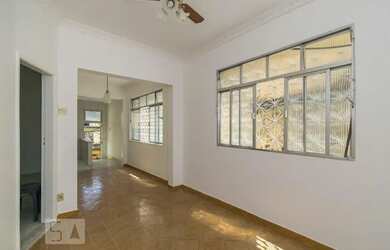 Imagem: A casa possui 2 Dormitórios, 1 Banheiro, 80m² de Área e