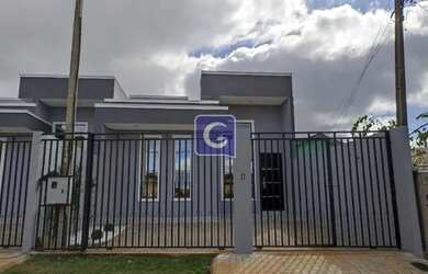 Imagem: A casa possui 3 Dormitórios, 2 Banheiros, 4 Vagas na garagem