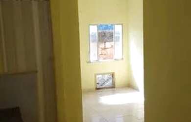 Imagem: A casa possui 1 Dormitório e 1 Banheiro e está localizado