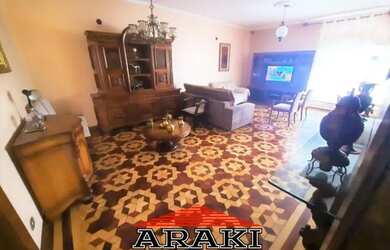 Imagem: A casa possui 5 Dormitórios, 5 Banheiros, 5 Vagas na garagem