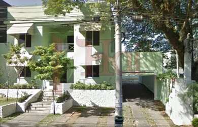 Imagem: O depósito possui 5 Vagas na garagem, 425m² de Área e está