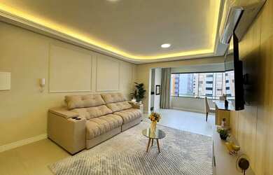 Imagem 2: Apartamento de 2 dormitórios com sacadão de frente no Centro - Capão...