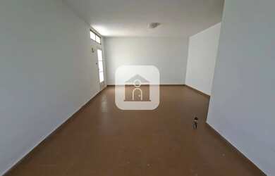 Imagem: A casa possui 3 Dormitórios, 2 Banheiros, 98m² de Área e