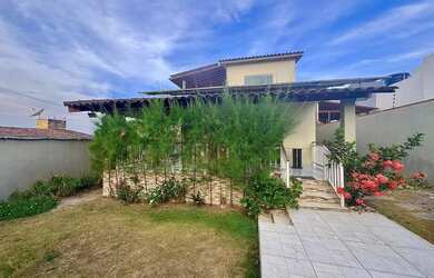 Imagem: A casa possui 5 Dormitórios, 4 Banheiros, 5 Vagas na garagem