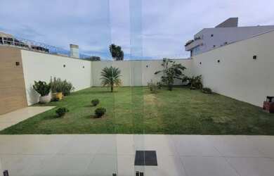 Imagem: A casa possui 3 Dormitórios, 5 Banheiros, 3 Vagas na garagem