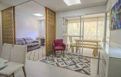 Imagem: O apartamento possui 1 Dormitório, 2 Banheiros, 1 Vaga na garagem