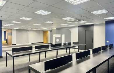 Imagem 3: Conjunto, 264 m² - venda por R$ 3.960.000,01 ou aluguel por R$ 38.320,34/mês...