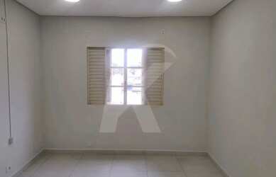 Imagem 16: Seu Novo Escritório Espera por Você Conjunto Comercial Moderno na Água...