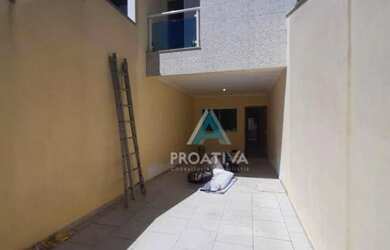 Imagem: A casa possui 3 Dormitórios, 2 Banheiros, 3 Vagas na garagem